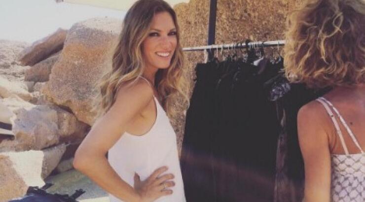 Βίκυ Καγιά: Δείτε την στην παραλία με την κόρη της Μπιάνκα