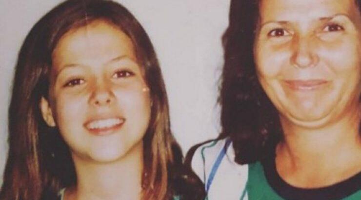 Την αναγνωρίζετε; Ποια πασίγνωστη Eλληνίδα τραγουδίστρια είναι το κοριτσάκι της φωτογραφίας;