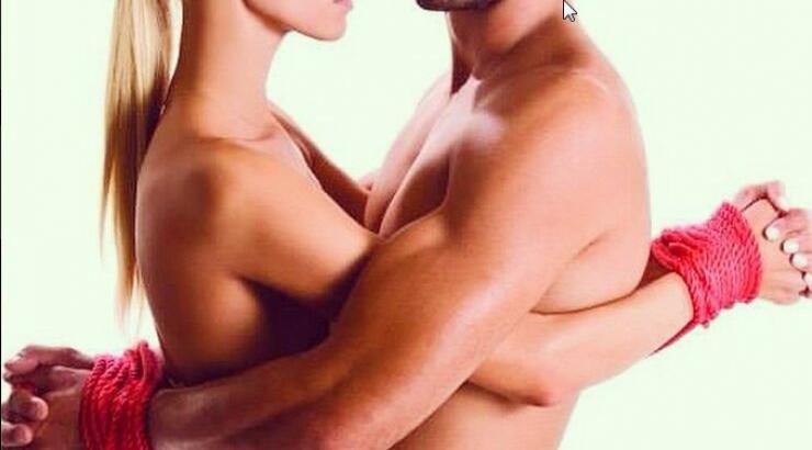 Κύπρια ολόγυμνη αγκαλιά με ολόγυμνο άνδρα