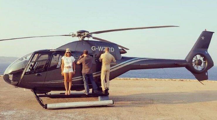 Η βόλτα επώνυμης Κύπριας με το ελικόπτερο