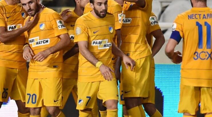 Ποια είναι η μόνη επώνυμη σύντροφος ποδοσφαιριστή του ΑΠΟΕΛ που βρίσκεται στην Αθήνα για τον αγώνα με τον Ολυμπιακό