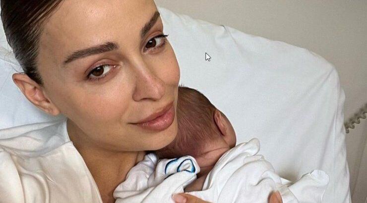 Eλένη Φουρέιρα: Έλαβε χιλιάδες μηνύματα για το μωρό της στα social - Απάντησε μόνο σε ένα [εικόνα]