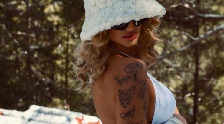 Tα καυτά στιγμιότυπα επώνυμης Κύπριας στο Τρόοδος: Έβαλε μαγιό και πήγε στα χιόνια [εικόνες]