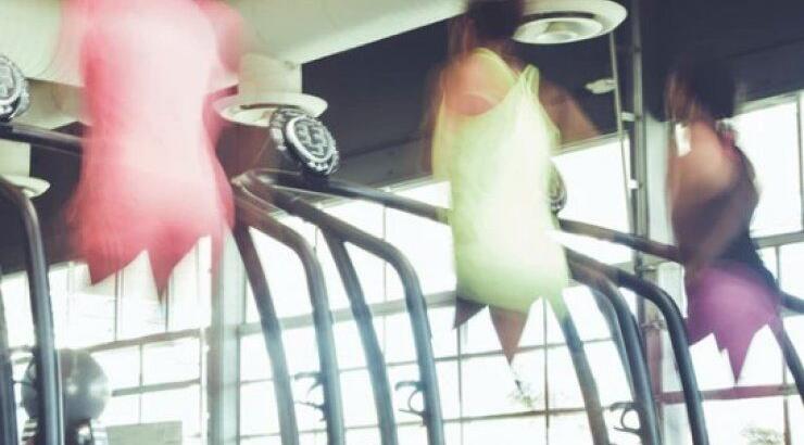 Αυτό είναι το μυστικό στο διάδρομο γυμναστικής για σμιλεμένους γλουτούς!