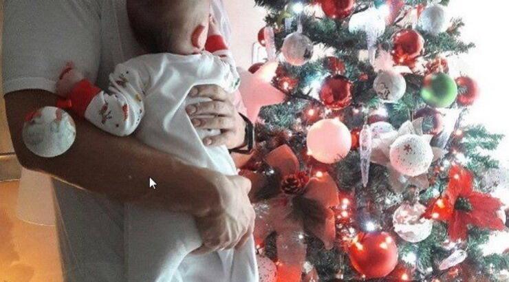 Αυτά είναι τα πρώτα Χριστούγεννα με την κορούλα του για αγαπημένο ζευγάρι της ελληνικής showbiz 