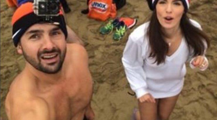 Κρίστη Αγαπίου: Δείτε την να τρέχει με μαγιό μαζί με το σύντροφό της λίγο πριν κάνουν βουτιά στη Βόρεια θάλασσα