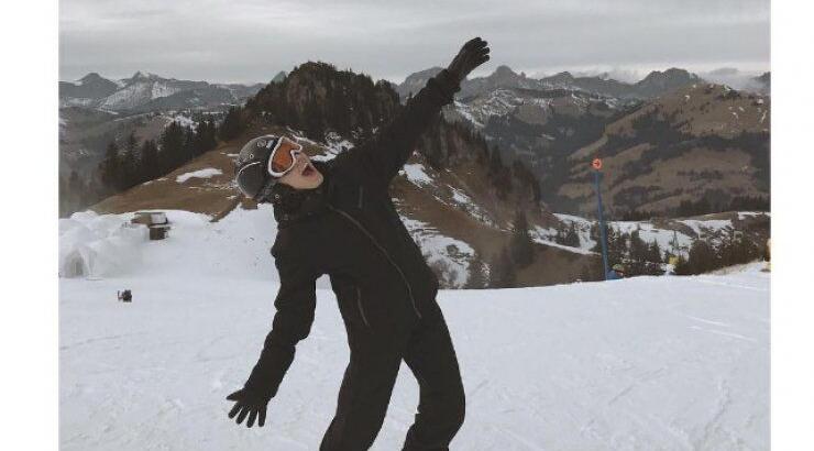 Οι διακοπές εκπροσώπου της ελληνικής showbiz στο κοσμοπολίτικο Γκστάαντ της Ελβετίας