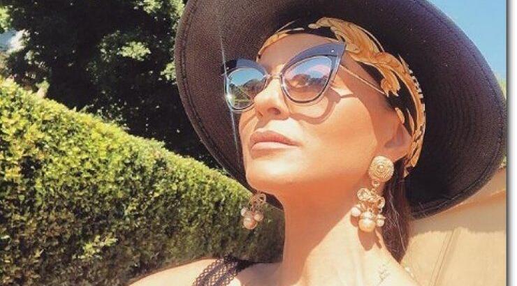 Ramona Filip: Αυτό είναι το stylish item που δεν αποχωρίζεται στις καλοκαιρινές της διακοπές