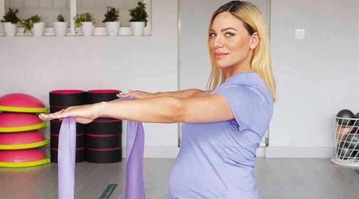 Ιωάννα Μαλέσκου: Aποκάλυψε πόσα κιλά έχει πάρει στον 9ο μήνα της εγκυμοσύνης της