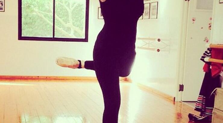 Κι όμως είναι Κύπρια, πρώην παρουσιάστρια, που έχει πολλά χρόνια να πατήσει σε παρκέ μπαλέτου!