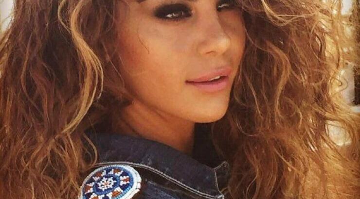 Ειρήνη Παπαδοπούλου: Δείτε την ξυπόλυτη στους δρόμους της Αθήνας