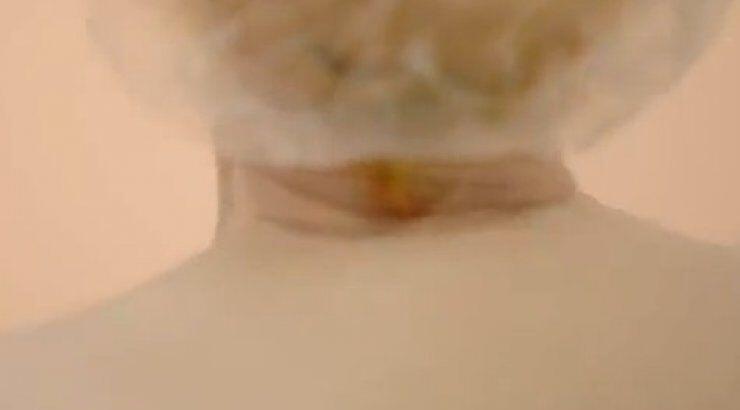 Ποια διάσημη κάνει σπάνια μπάνιο; [βίντεο]