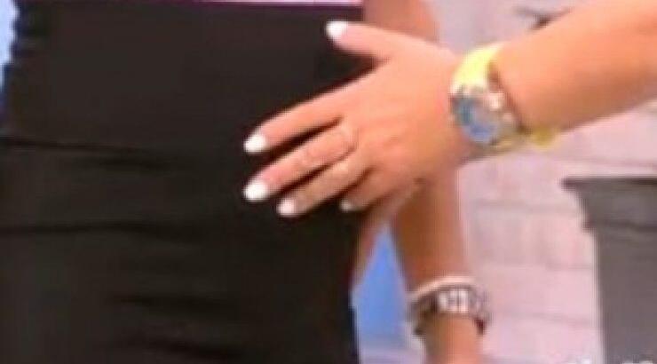 Ξετρελάθηκε η Μενεγάκη με την κοιλίτσα της Κουτσοσταμάτη!