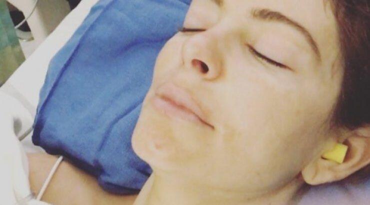 Σοκάρει η Μαρία Μενούνος: Δείτε το βίντεο αμέσως μετά την εγχείρηση αφαίρεσης του όγκου στο εγκέφαλο