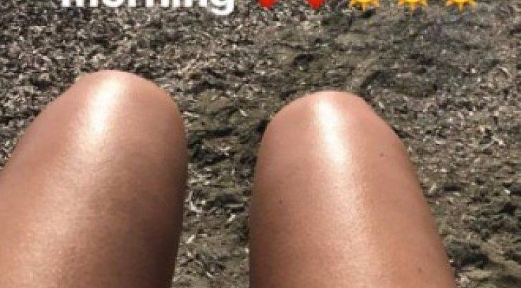 Επώνυμη Κύπρια κάνει ηλιοθεραπεία τον Φεβρουάριο