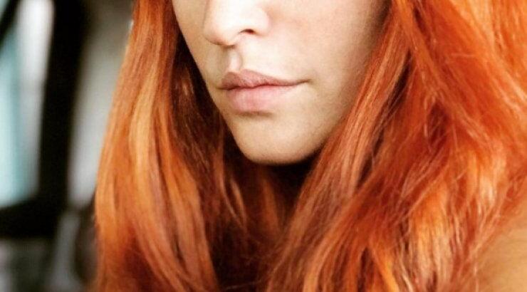 Δείτε τη Σίσσυ Χρηστίδου να ποζάρει στην Κύπρο με ολόσωμο μαγιό χωρίς ρετούς 