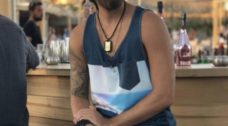 Νέες εικόνες και βίντεο από την επώνυμη Κύπρια ξανθια που βρίσκεται μαζί με τον Μάριο Πρίαμο στην Μύκονο