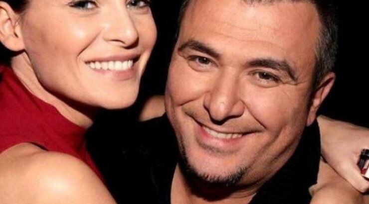 Αντωνης Ρέμος - Υβόννη Μπόσνιακ: Οι δημόσιες αγκαλιές και τα φιλιά στα σοκάκια του νησιού