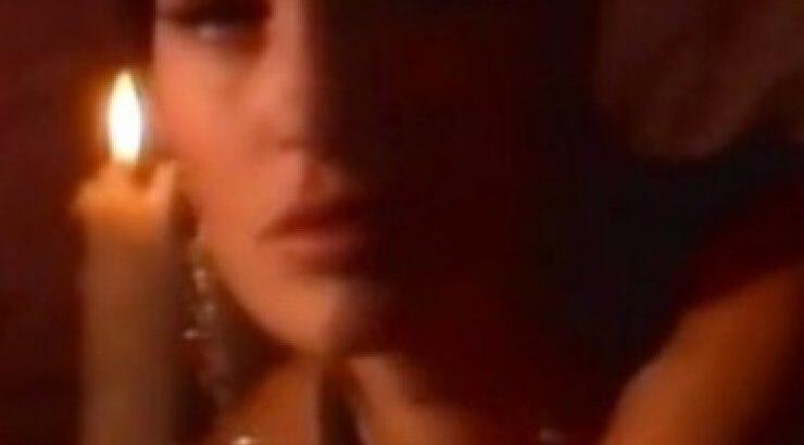  Η Ελένη Μενεγάκη χανούμισσα σε κλιπ του Αντύπα πριν 23 χρόνια! [βίντεο]