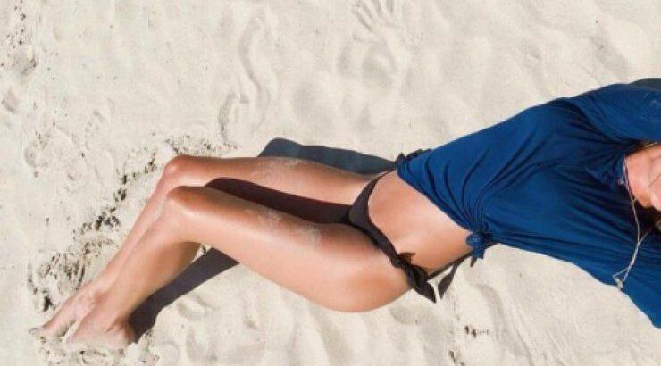 Επώνυμη Ελληνίδα πιο sexy από ποτέ στα 50 της χρόνια