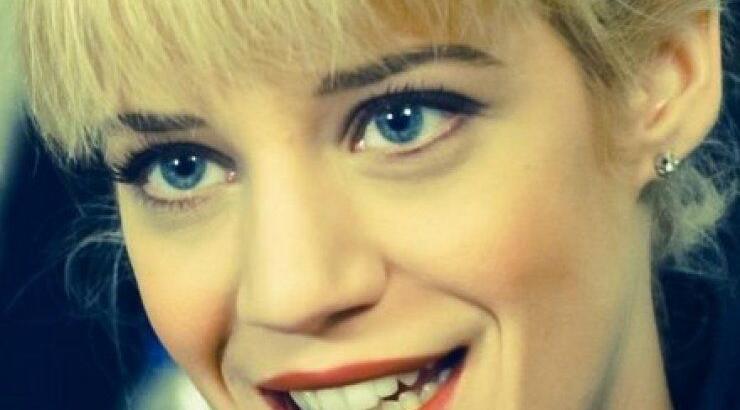 Τζένη Θεωνά: Αποκαλύπτει για τη νευρική ανορεξία: "Δίνω μάχη, κουράστηκα"