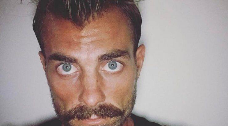 Και ναι! Ξυρίστηκε ο Στέλιος Χανταμπάκης. Τέλος το μούσι για το πρώην παίκτη του "Survivor"