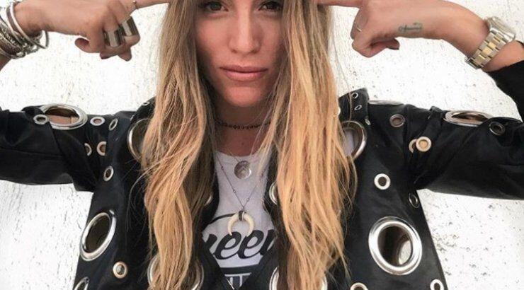 Ποια είναι η επώνυμη Ελληνίδα κουμπάρα της Αθηνάς Οικονομάκου