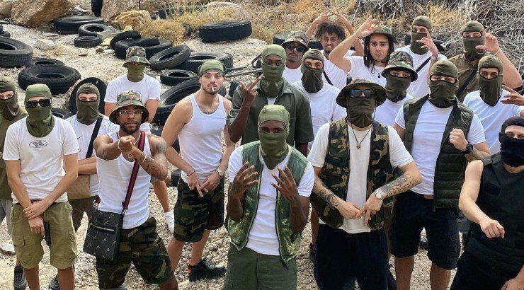 Τραγωδία με Έλληνα τράπερ: Νεκρός στην άσφαλτο - Μάχη για τη ζωή ο συνοδηγός του