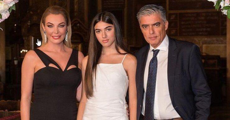 Τατιάνα Στεφανίδου: Συγκινημένη στην τελετή αποφοίτησης της κόρης της Λυδίας [εικόνα]