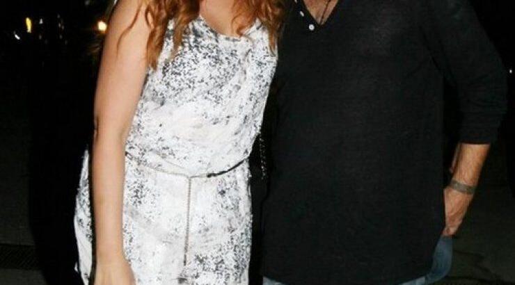 Η χριστουγεννιάτικη φωτογραφία του Σχοινά στο instagram και η δημόσια γκρίνια της Γαρμπή