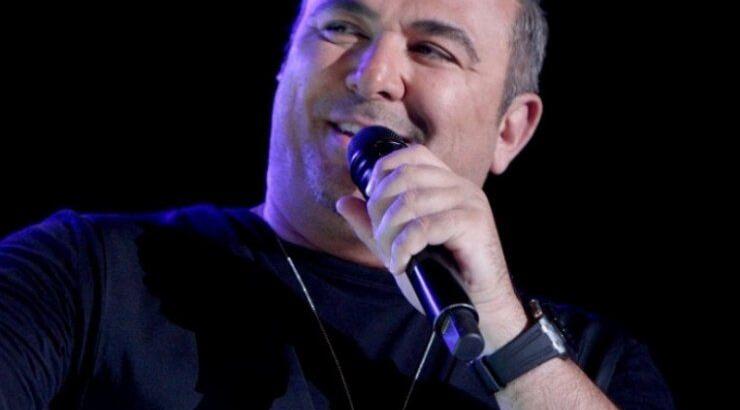 Αντώνης Ρέμος: Συναυλία για λίγους σε σαλέ της Γαλλίας