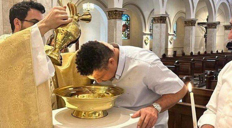 Ρονάλντο: Βαφτίστηκε Χριστιανός - Οι εικόνες από τη βάφτιση του