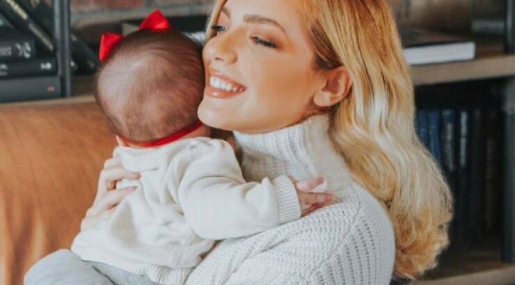 Άντρη Καραντώνη: Μας έδειξε πρώτη φορά το προσωπάκι της κορούλας της