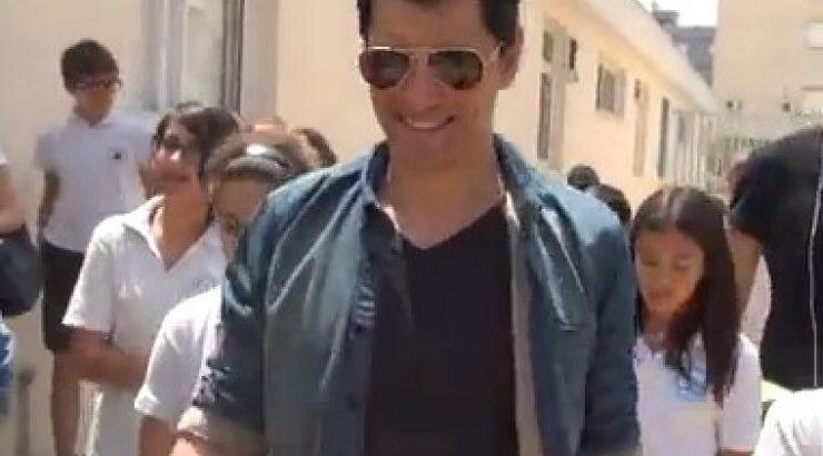 Σάκης Ρουβάς: Τι δήλωσε στο ilovestyle.com φθάνοντας σήμερα στην Λευκωσία