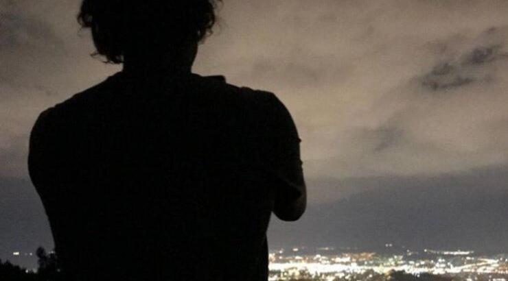 Ερωτευμένος και πάλι γοητευτικός Έλληνας