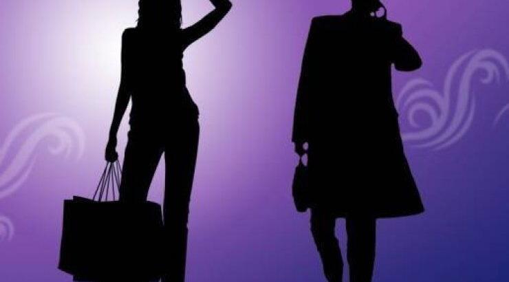 Ελληνίδα παρουσιάστρια σε αστυνομικό τμήμα. Κατήγγειλε τον άντρα της για ξυλοδαρμό