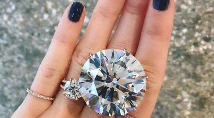 Και όμως είναι αληθινό και είναι στο χέρι επώνυμης Ελληνίδας