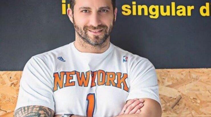 Το τατουάζ στο χέρι του Κυριάκου Πελεκάνου αφιερωμένο στη μνήμη της μητέρας του 