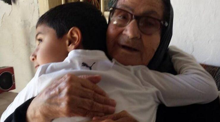 Κύπριος παρουσιαστής έχασε τη γιαγιά του!