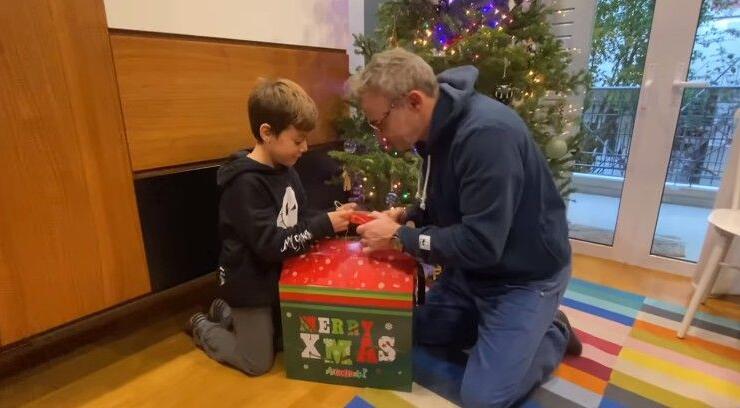 Έλληνας ηθοποιός θα γίνει για δεύτερη φορά μπαμπάς στα 55 του χρόνια 