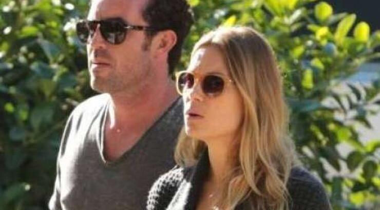 Καγιά - Κρασσάς: Τα καυτά φιλιά και η αναζήτηση σπιτιού για να συζήσουν!