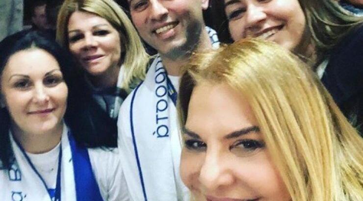 Το λεωφορείο με επώνυμους Κύπριους που ξεκίνησε από τη Λεμεσό για το στάδιο Ελευθερία για την ανακήρυξη του προέδρου Αναστασιάδη