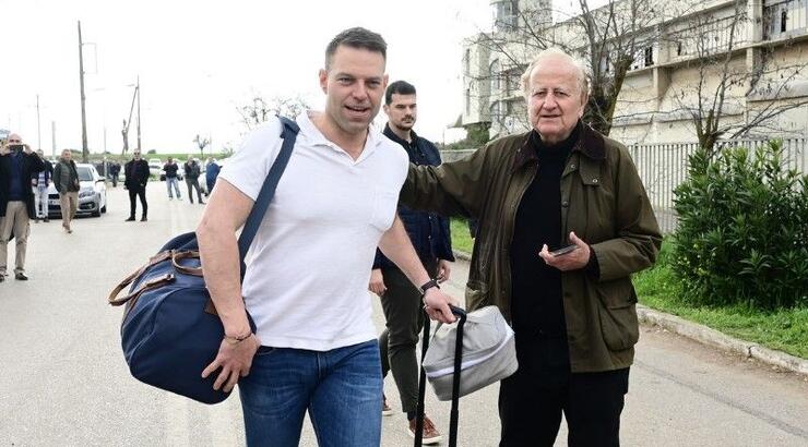 Στέφανος Κασσελάκης για το στρατόπεδο: "Θα μου λείψει ο σύζυγός μου – Θα κοιμάμαι κανονικά στο θάλαμο με τους άλλους"