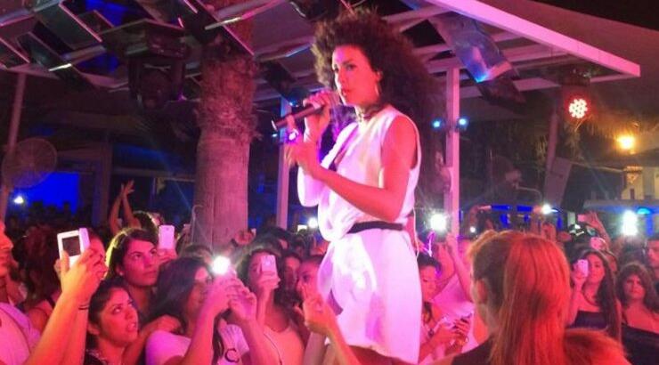 Ελένη Φουρέιρα: 1500 άτομα στους ρυθμούς της στην Λάρνακα