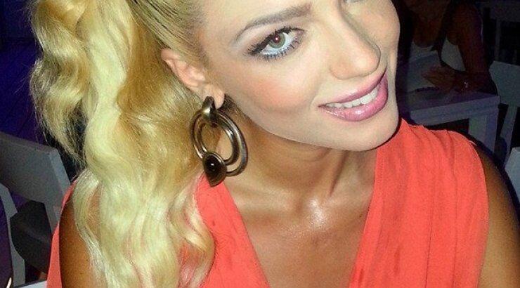 Άντρη Καραντώνη: Το συγκινητικό μήνυμά της στον αδερφό της για τα γενέθλιά του