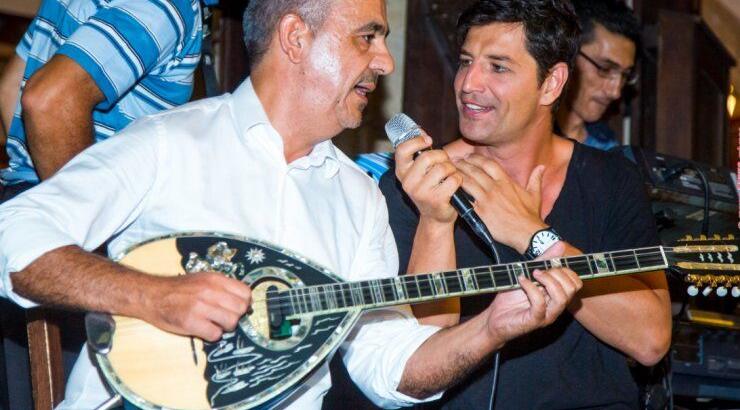 Σάκης Ρουβάς: Η διασκέδαση του σε γνωστό ρεμπετάδικο της Πάφου