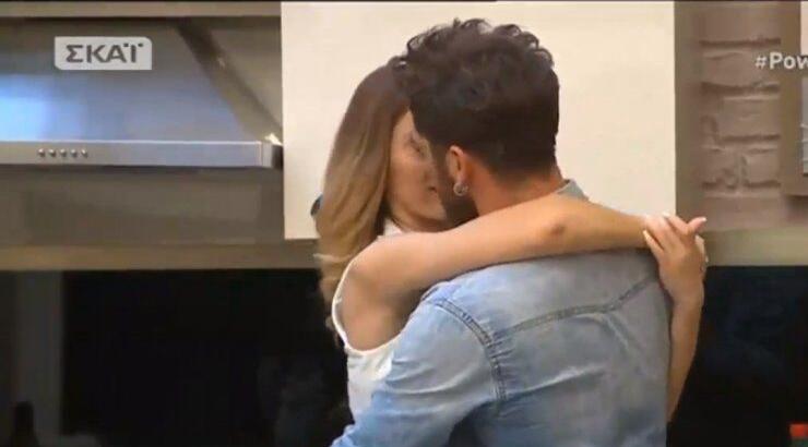 Power of Love: Δώρος και Αθηνά! Αφού πρώτα καυγάδισαν μετά αντάλλαξαν καυτά φιλιά 