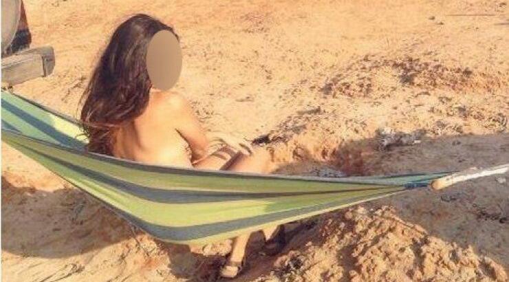 Άλλη μια Κύπρια που κάνει τοπλες σε camping στον Ακάμα…