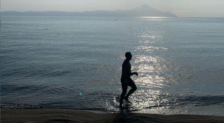 Θρήνος για Έλληνα ηθοποιό: Πέθανε ο πατέρας του από κορωνοϊό 