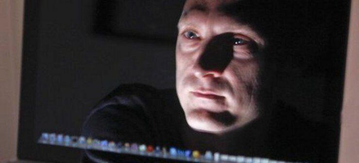 Προς τους χρήστες MacBook: Έτσι μπορούν να σας κατασκοπεύσουν μέσω της webcam σας [βίντεο]